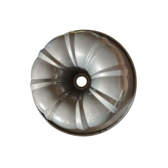 Figment Bundt Cake Pan Nonstick 12 Cup 3inx11in - Picture 2 of 2